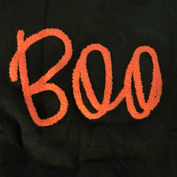 Host Pick 4x!🎉 BNWT- Black Crewneck Halloween Sweater with Orange “Boo” - Picture 6 of 10